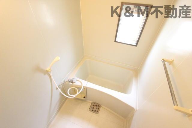 バス・シャワールーム　ゆったり過ごせるお風呂です