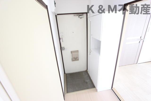 玄関　収納もある玄関です