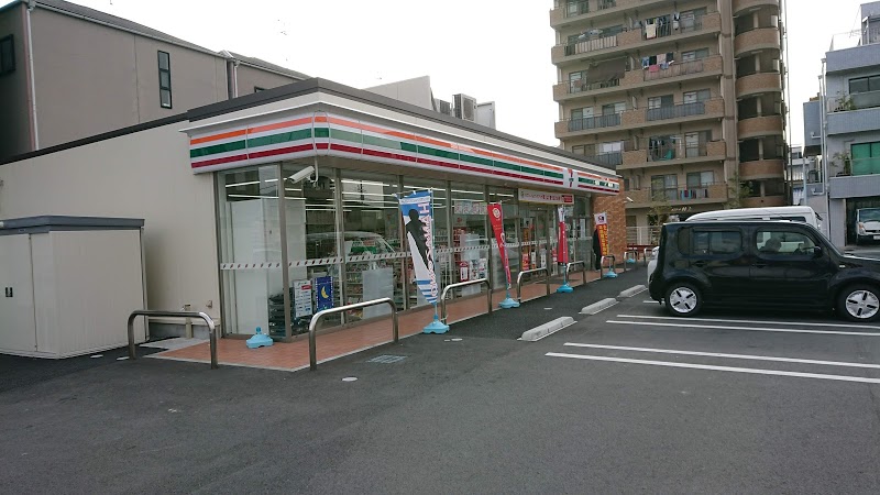 コンビニ　セブンイレブン 東大阪吉田本町1丁目店（コンビニ）まで379m
