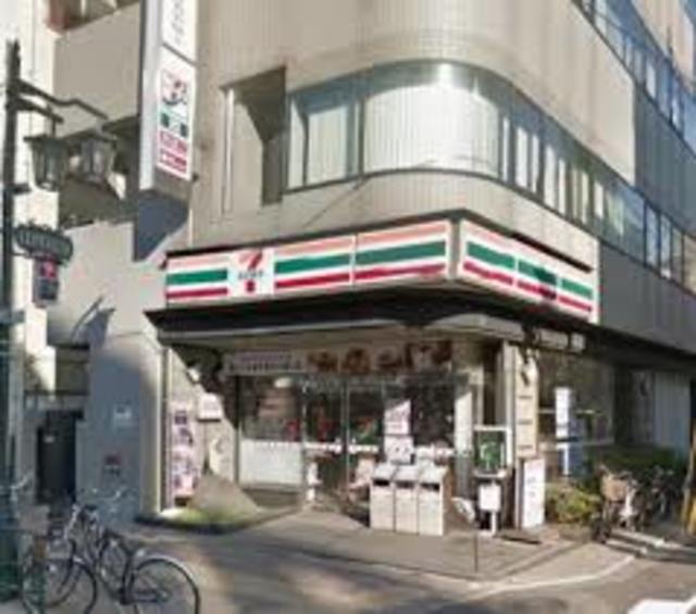 コンビニ　セブンイレブン東日暮里4丁目店（コンビニ）まで242m