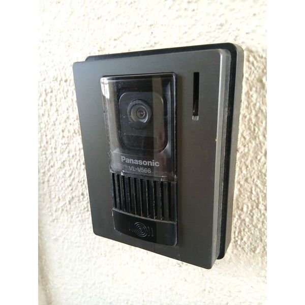 セキュリティ　モニター付きインターホン