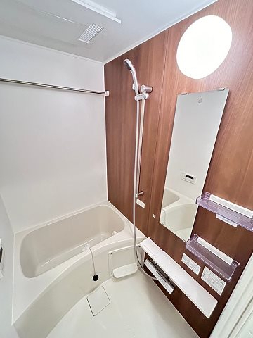 バス・シャワールーム　ゆったり過ごせるお風呂です