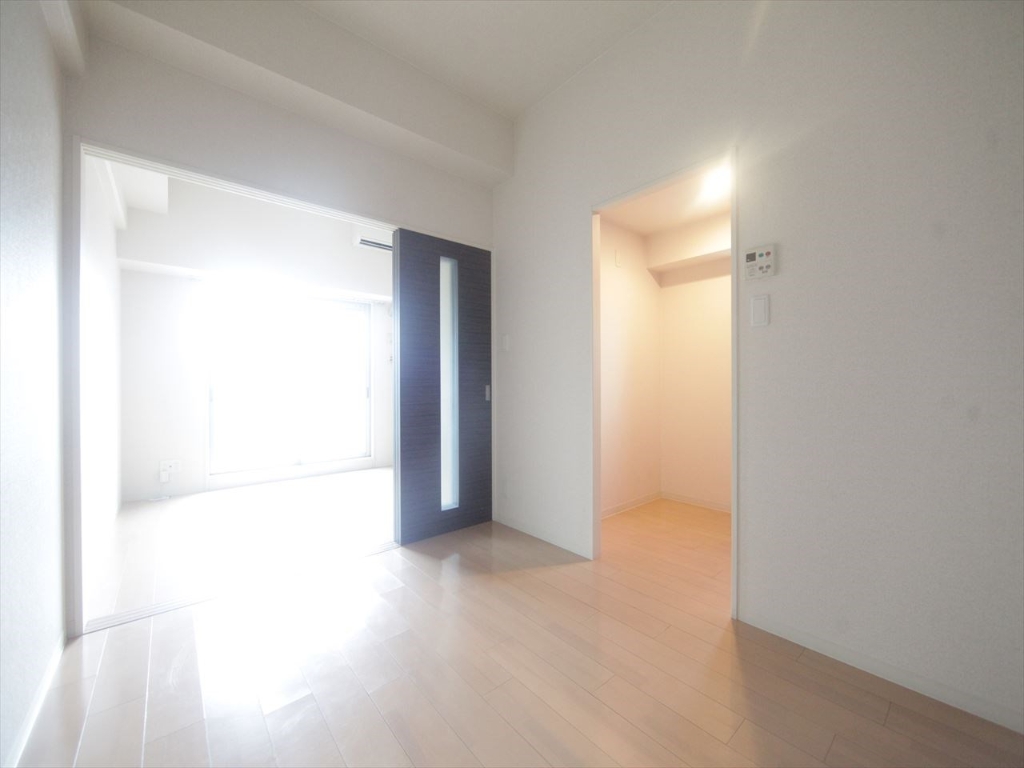 その他部屋・スペース　洋室7帖　ＤＫ5.8帖　つなげても仕切っても使えます