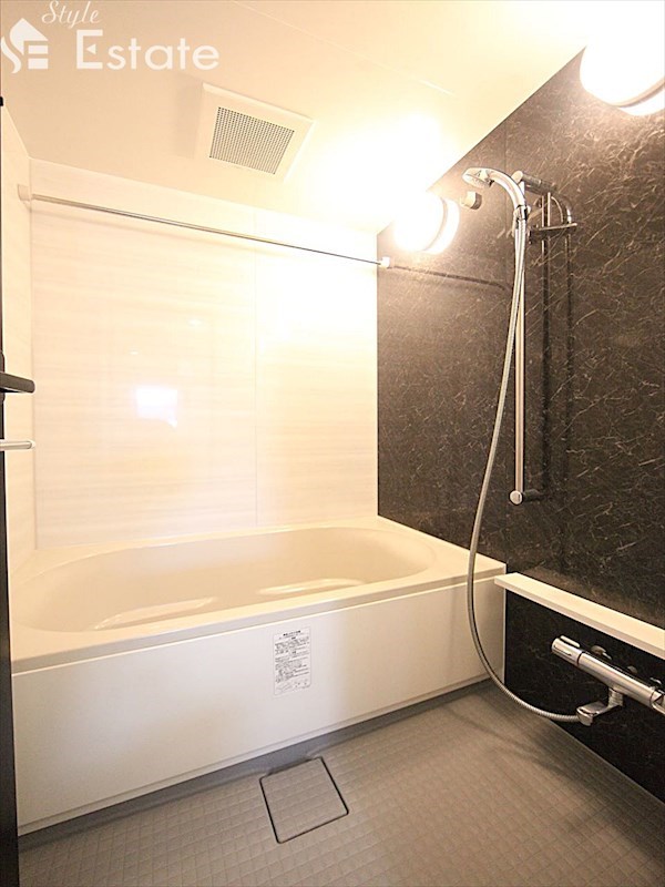 バス・シャワールーム　バスルーム