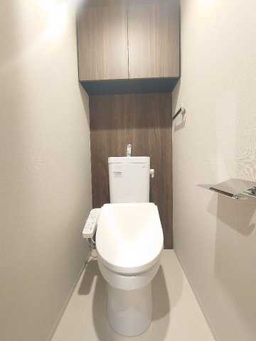 トイレ　※参考写真　同タイプ（間取り）602号室の写真となります。
