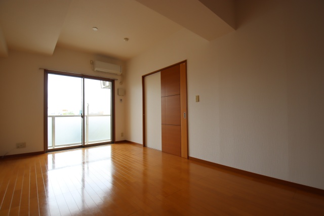 居室・リビング　※別室の参考写真の為、現況優先です。