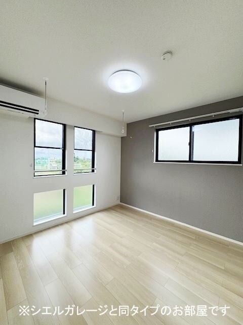 居室・リビング　＊同タイプのお部屋の内装写真転載
