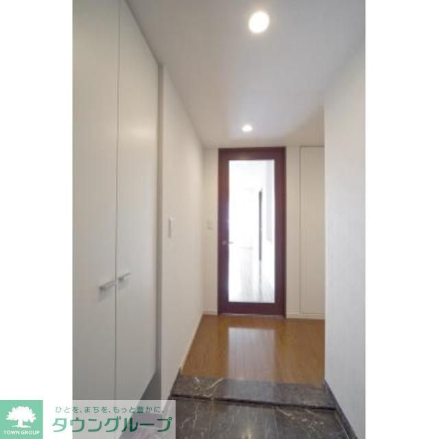玄関　※写真は同タイプ住戸です。