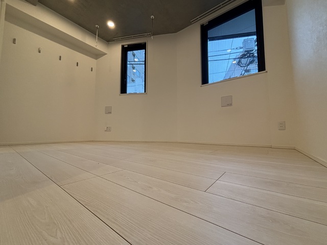 居室・リビング　※他号室参考写真