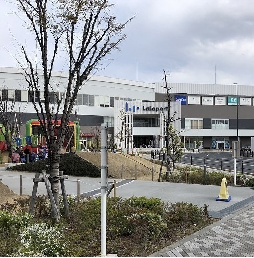 ショッピングセンター　ららぽーと（ショッピングセンター）まで1400m