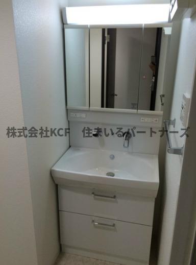 洗面設備　コンパクトで使いやすい洗面所