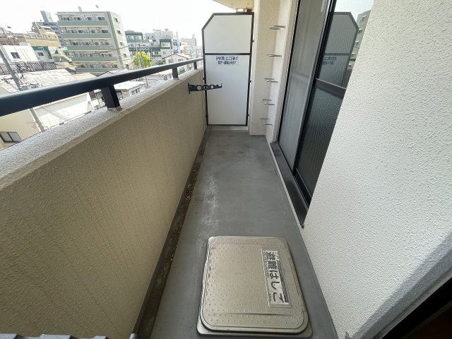 バルコニー　開放的で明るい空間を演出してくれるバルコニーです