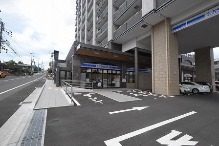 その他　ローソン折尾駅前店（その他）まで650m