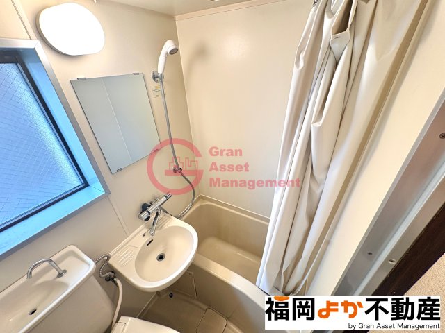 バス・シャワールーム　落ち着いた空間のお風呂です