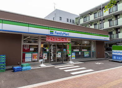 コンビニ　ファミリーマート 東中野四丁目店（コンビニ）まで446m