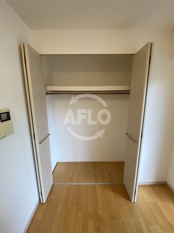 収納　クレグラン北梅田　クローゼット