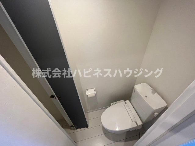 トイレ　温水洗浄便座付き
