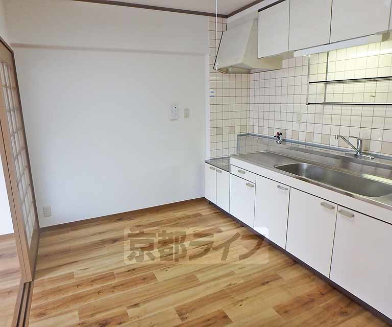 居室・リビング　温かみのあるお部屋です