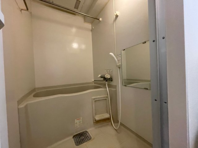 バス・シャワールーム　(参考)同マンション同間取り他部屋の写真