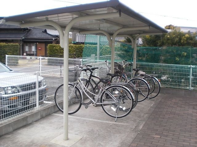 その他　屋根付駐輪場