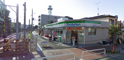 コンビニ　ファミリーマート 三軒茶屋駅前店（コンビニ）まで157m