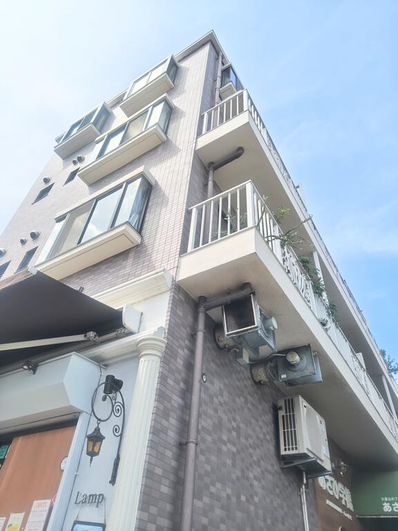 建物外観　閑静な住宅街・鉄筋コンクリート造☆