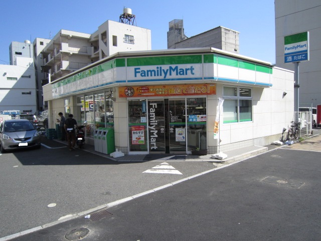 コンビニ　ファミリーマート小倉紺屋町店（コンビニ）まで44m