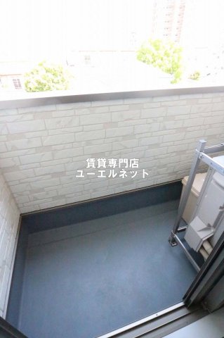 バルコニー　バルコニー付きで採光＆風通し良好！