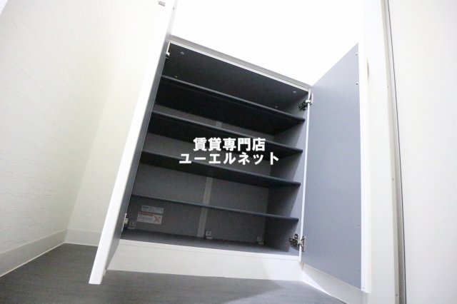 その他設備　収納力たっぷりのシューズボックスで玄関すっきり！