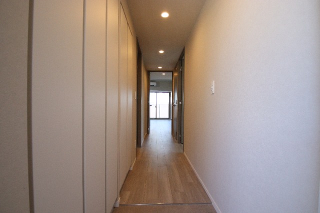 玄関　※他部屋の参考写真のため、現状優先です。