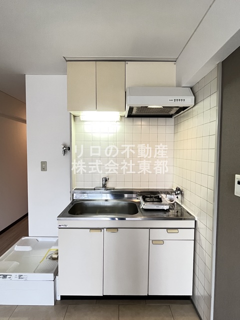 キッチン　キッチンは収納付！調理器具など必要な物を収納できます☆
