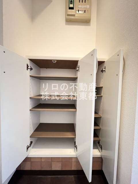 収納　下駄箱付なので、玄関はいつでもスッキリ片付きますね☆
