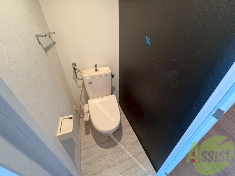 トイレ　こちらはトイレです。清潔感があり、安心して使用できます。