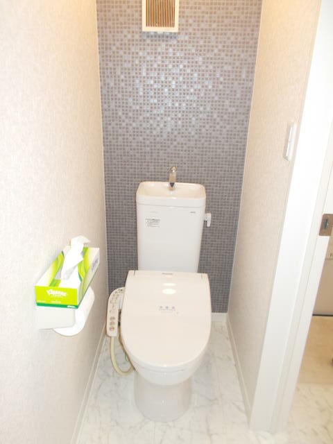 トイレ　別のお部屋の参考写真です