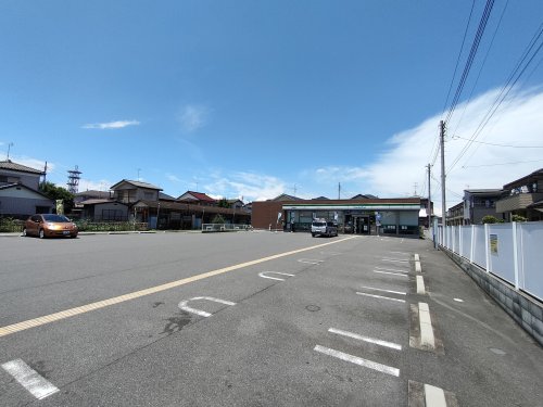 コンビニ　ファミリーマート　岩槻西町店（コンビニ）まで104m