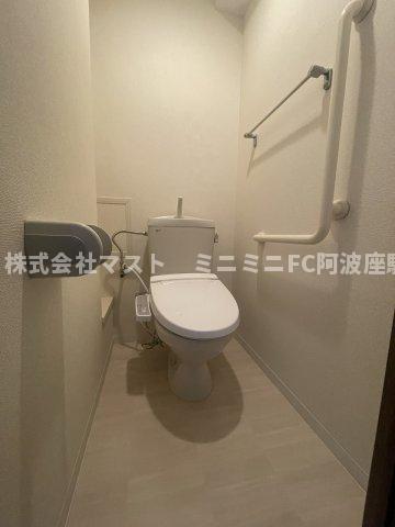 トイレ　※別号室参考写真
