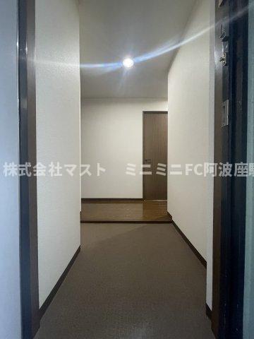 玄関　※別号室参考写真