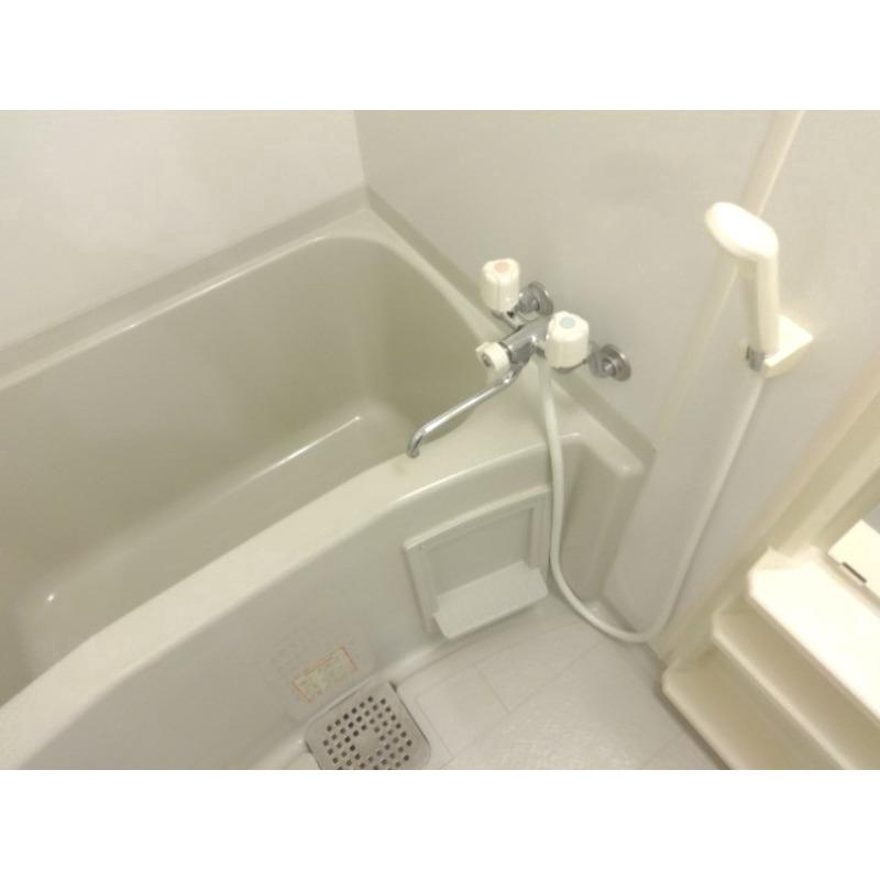 バス・シャワールーム　一日のお疲れをお取りくださいませ。