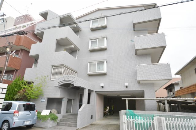 建物外観　カメラ付きインターホンついてます♪