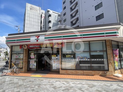 コンビニ　セブンイレブン 東三国御堂筋店（コンビニ）まで90m