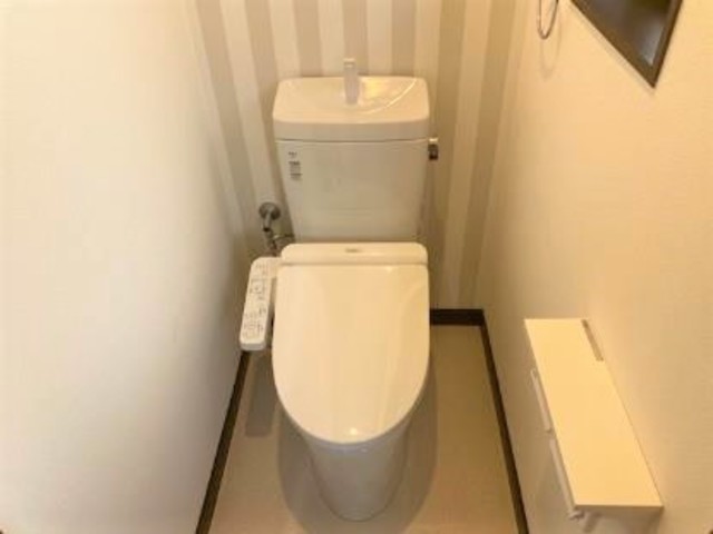 青葉町1丁目貸家二階部分のトイレ写真