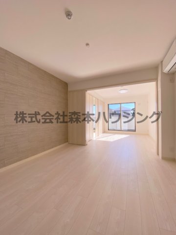 ピレーネ北条IVの居間写真
