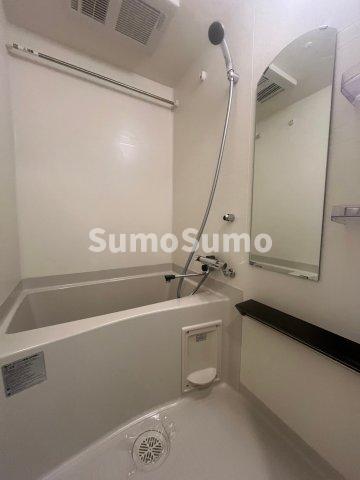 バス・シャワールーム　コンパクトで使いやすいお風呂です