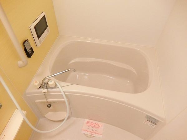 バス・シャワールーム　浴室乾燥機付きバス！