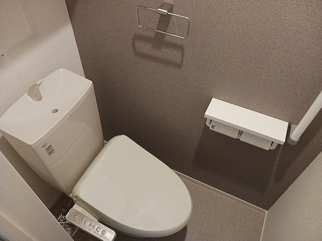 トイレ　温水洗浄便座