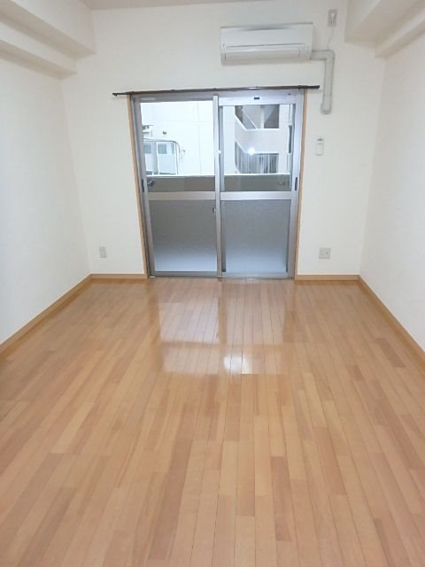 居室・リビング　※同物件別部屋参考画像