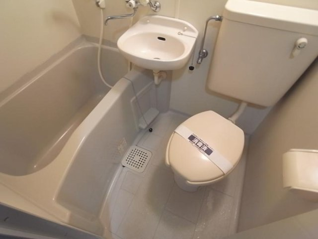 バス・シャワールーム　バストイレ同室