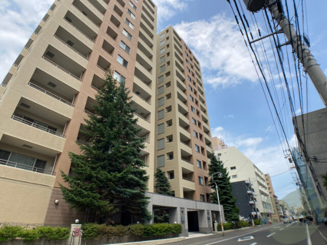 建物外観　札幌市中央区南６条西「クレステージＳ６Ｗ１２タワー」