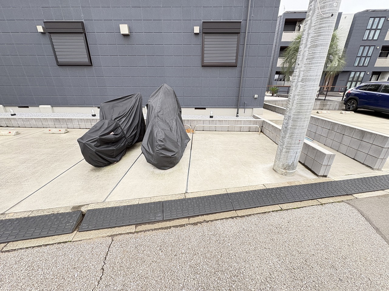駐車場　バイク置場