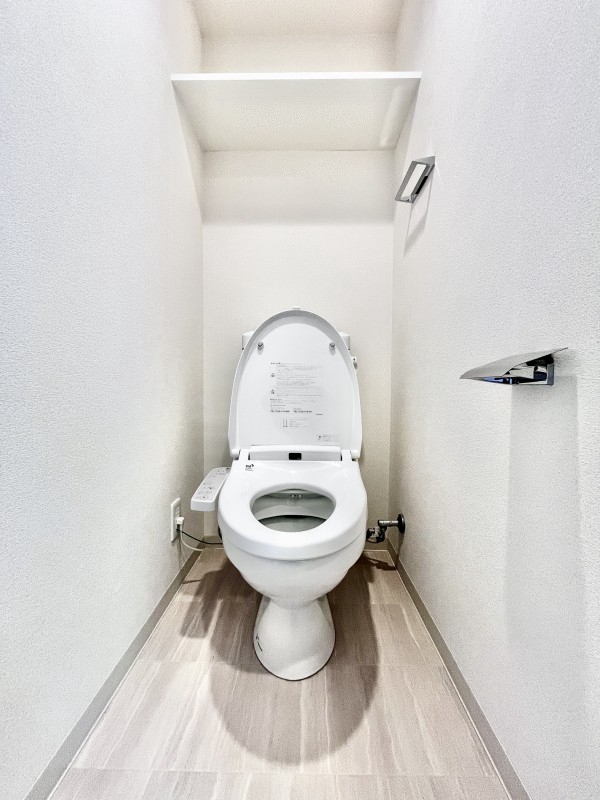 地下鉄桜通線 久屋大通駅 徒歩5分 15階建 築7年のトイレ写真